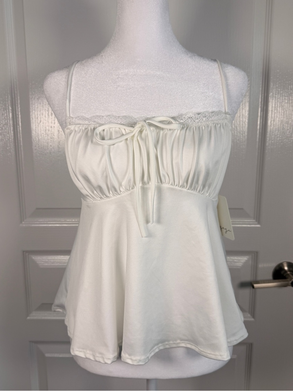 Women’s White Tie-Front Spaghetti Strap Tank Top